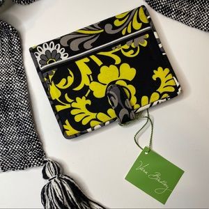 🗺NWT Vera Bradley Passport Cover.